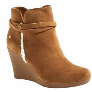 UGG Women 9 Alexandra Brown Suede Wedge Heel Ankle Boot Sheepskin Insole